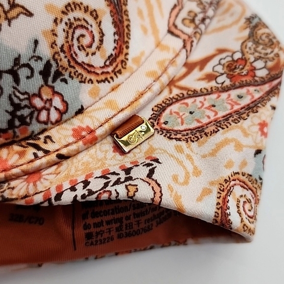 Victoria's Secret Very Sexy Push-Up Underwire Bra Paisley Tan Size 32B - Picture 4 of 14